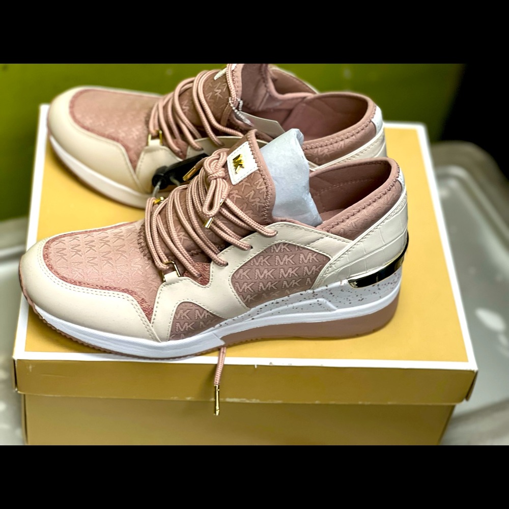 Brand new Michael shoes